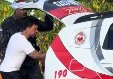 PMs são presos por participação em pegadinha de Carlinhos Maia