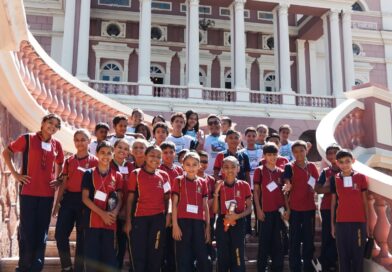 Recém-reconhecido como Patrimônio Mundial pela Unesco, Teatro Amazonas vira sala de aula para estudantes da rede pública de Manaus