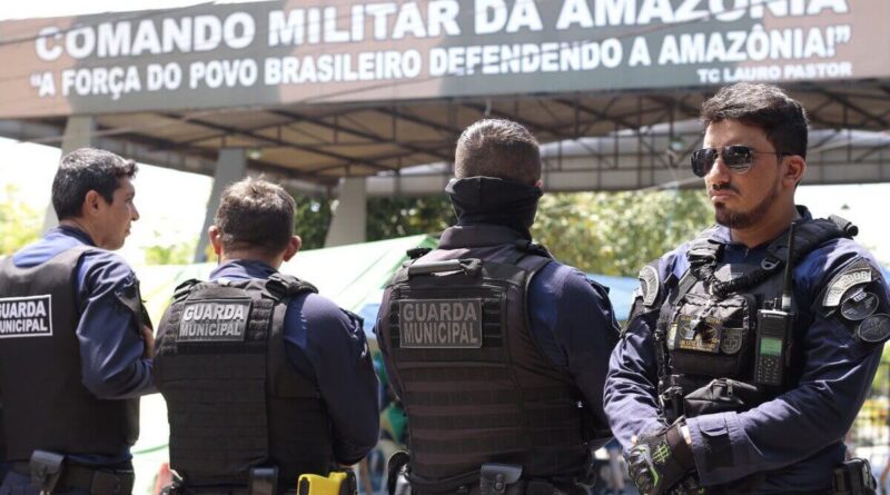 Guarda Municipal realiza resgate de ave silvestre e combate a foco de incêndio nas zonas Sul e Leste de Manaus