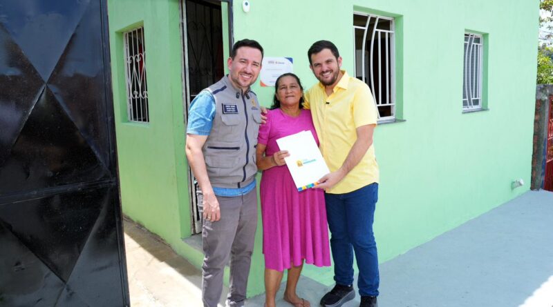 Prefeito Renato Junior entrega moradias reformadas pelo ‘Casa Manauara’ a famílias do Cidade de Deus e anuncia ampliação do programa para mil casas em 2027