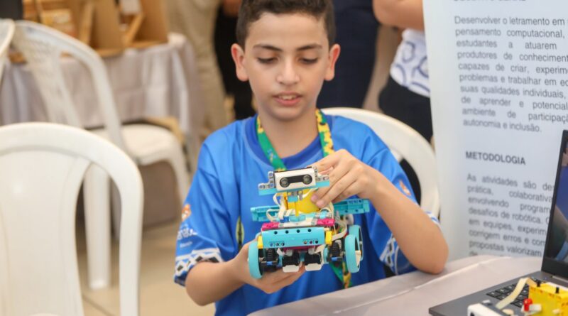 3ª Mostra de Educação Inclusiva reúne práticas pedagógicas da rede municipal de Manaus