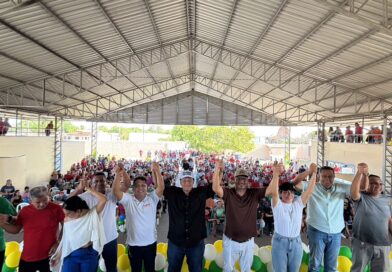 O Senador do Amazonas Eduardo Braga visita municípios da calha do rio Amazonas e fortalece ações para melhorar a vida no interior