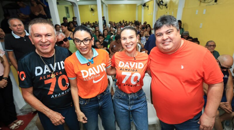 Em encontro com apoiadores, Dra. Shádia conta como experiência na saúde a levou à disputa política