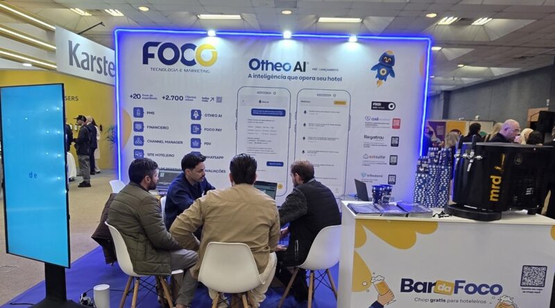 Robô-concierge com IA da Foco é destaque no Encatho 2026