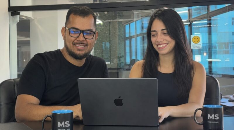 Casal cria estratégia digital para empresas venderem mais