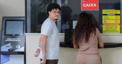 Professor esfaqueado por aluno recebe alta hospitalar em Manaus