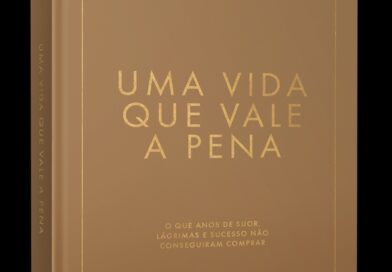 Cirurgião de celebridades lança livro na Bienal de São Paulo