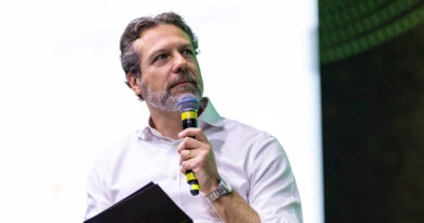 Falconi investe R$ 100 milhões em IA e tecnologia