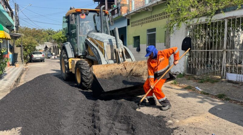 Prefeitura de Manaus recupera rua no bairro Coroado e melhora mobilidade na zona Leste