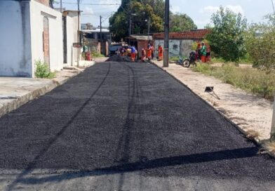 Prefeitura de Manaus abre nova frente de manutenção asfáltica no Jorge Teixeira e melhora acesso para moradores da zona Leste