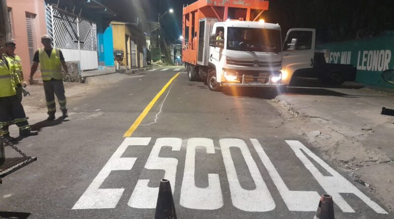 Prefeitura revitaliza sinalização viária em corredores e áreas escolares de Manaus