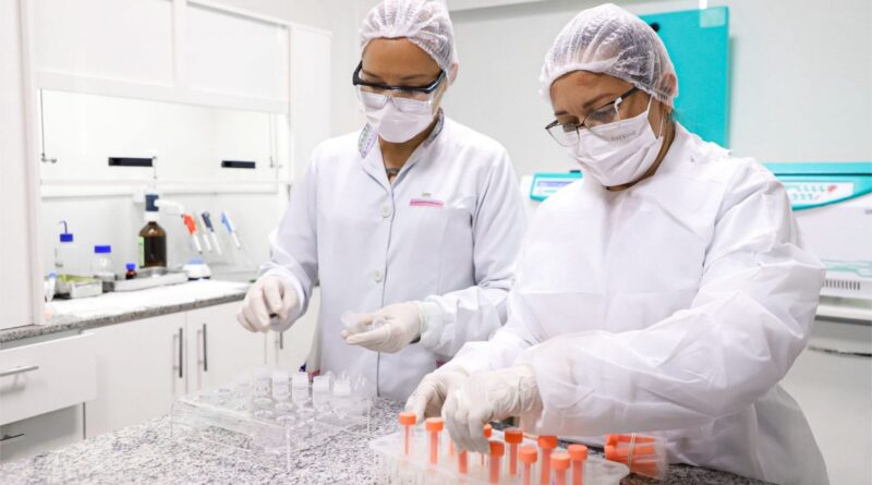 Prefeitura de Manaus apresenta experiência na automação do diagnóstico parasitológico em congresso nacional em Santa Catarina
