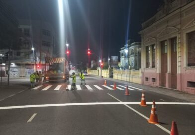 Prefeitura implanta sinalização em mais vias de Manaus para organizar tráfego e proteger pedestres