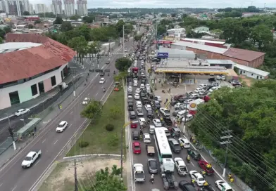 Em nota, a Prefeitura de Manaus informa conclusão da recuperação de adutora na avenida Coronel Teixeira e liberação da via