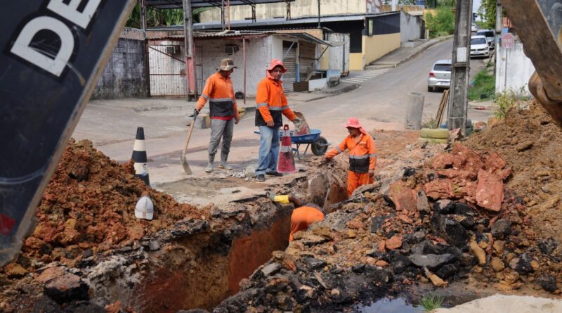 Prefeitura de Manaus atende moradores na rua Pico das Águas e recupera drenagem no São Geraldo