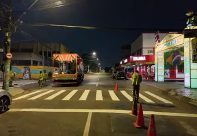 Prefeitura de Manaus revitaliza faixas de pedestres e linhas de retenção para reforçar segurança no trânsito