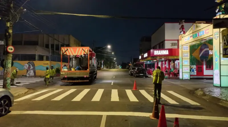 Prefeitura de Manaus revitaliza faixas de pedestres e linhas de retenção para reforçar segurança no trânsito