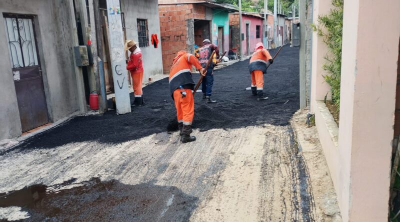 Prefeitura de Manaus recupera pavimento da rua Gurupá e melhora circulação no bairro Colônia Terra Nova