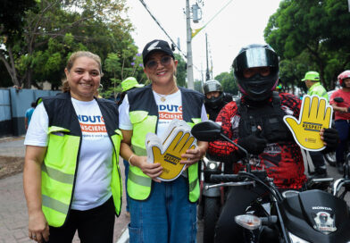 Prefeitura de Manaus realiza ação educativa na zona Oeste com abordagem de mais de 100 motociclistas e distribuição de brindes