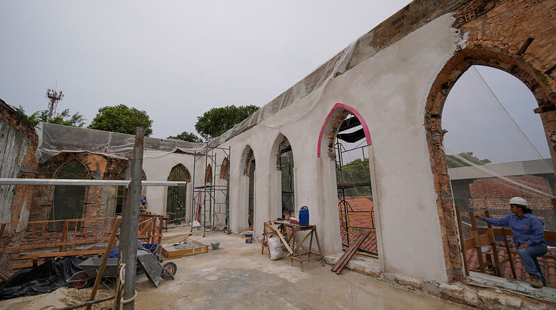 Obra do Casarão de São Vicente realizada pela prefeitura avança com recuperação da fachada, fundações e elementos metálicos