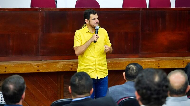 Prefeito Renato Junior apresenta ao MP-AM ações de Manaus no combate às queimadas e oferece estrutura para parceria com municípios do Amazonas