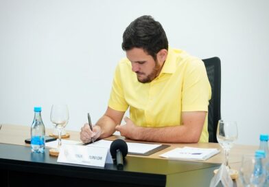 Prefeito Renato Junior assina progressões salariais para 7.616 servidores da Semed, Semsa e Semef e reforça valorização dos servidores públicos