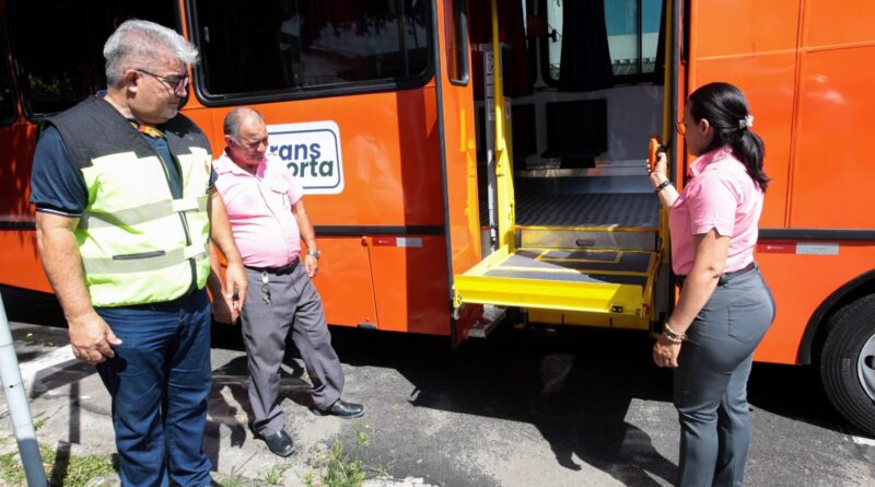 Prefeitura de Manaus e TRE-AM garantem transporte gratuito para eleitores com deficiência no domingo de eleição
