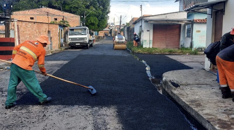 Prefeitura de Manaus recupera pavimento da rua São Pedro, no Jorge Teixeira