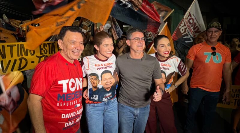 Multidão acompanha lançamento da candidatura de Tony Medeiros e reforça apoio à coligação em Parintins