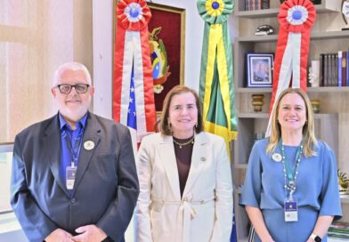 Yara Amazônia Lins recebe secretário da Sead-AM em visita institucional