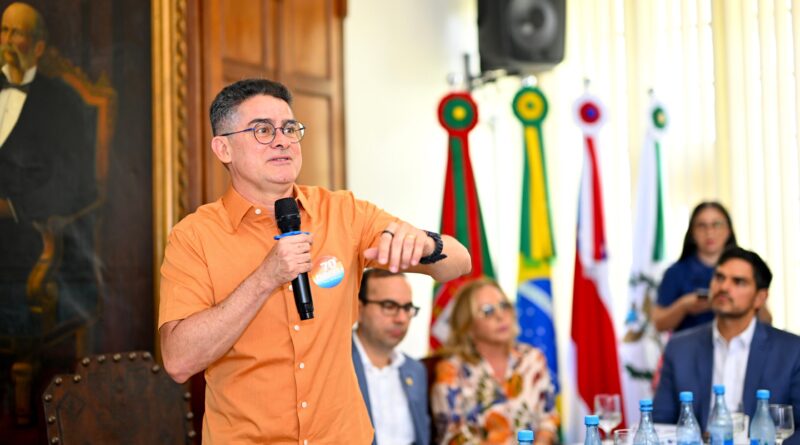 Na ACA, David propõe reocupação do Centro e comércio 24 horas