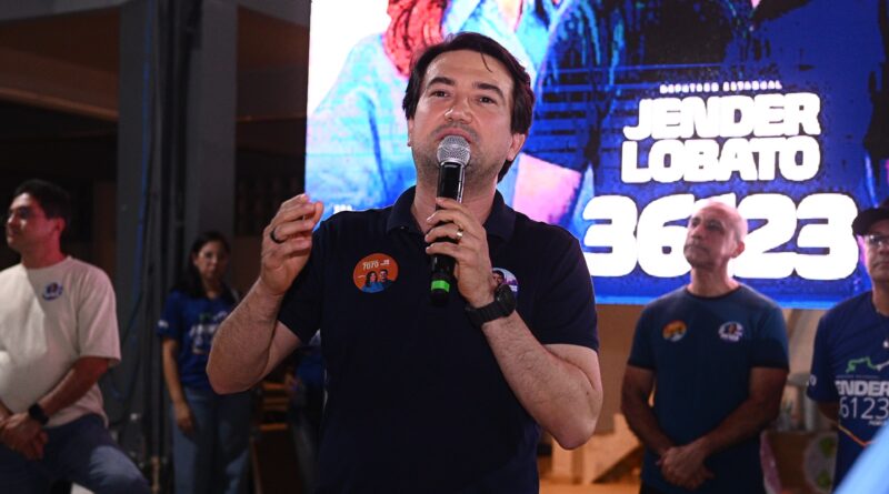 Torcida do Caprichoso reforça apoio a Jender Lobato e resgata legado de gestão à frente do bumbá