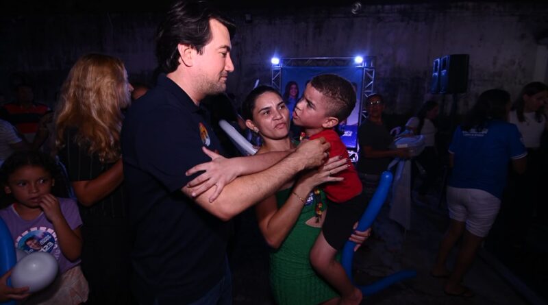 A 9 dias da eleição, Jender Lobato reúne mais de 1,5 mil pessoas em atos na capital amazonense