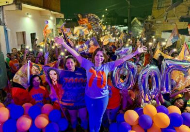 Zona Leste celebra aliança com Davi e Vivi em reunião com cerca de mil apoiadores
