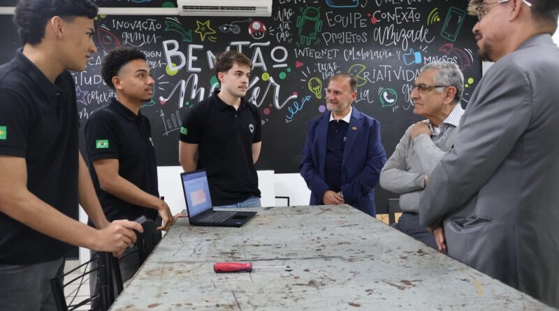 Etecs de São Paulo superam média da OCDE no Pisa 2025