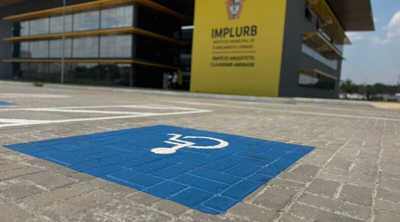 Prefeitura de Manaus reforça respeito às vagas reservadas para pessoas com deficiência e idosos na nova sede do Implurb