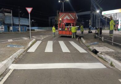 Prefeitura de Manaus reforça sinalização viária para organizar o trânsito e proteger pedestres e motoristas