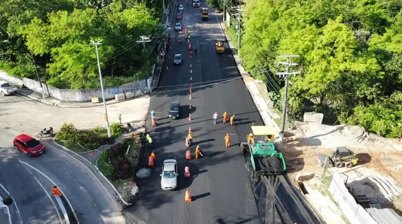 Em nota, a Prefeitura de Manaus informa manutenção na avenida Humberto Calderaro e orienta condutores
