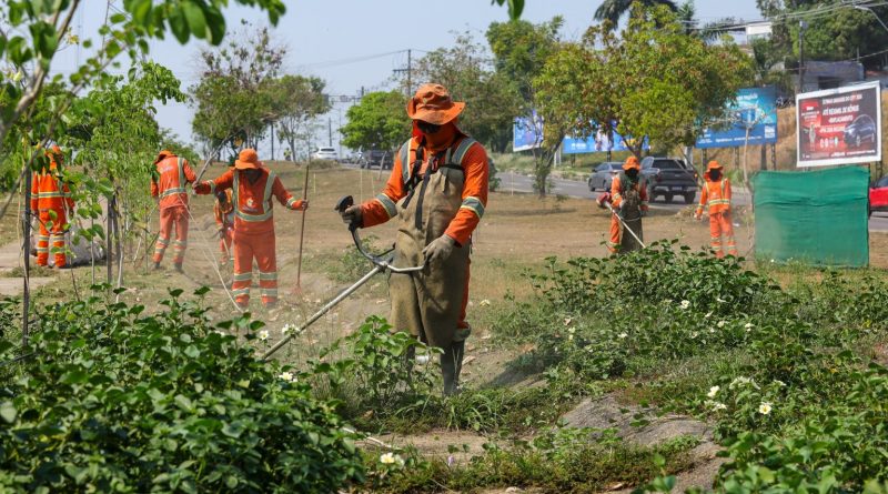 Prefeitura de Manaus reforça limpeza na avenida das Torres com ação que reúne mais de 500 trabalhadores