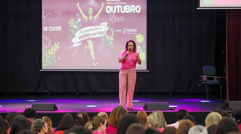 Prefeitura realiza ação do ‘Outubro Rosa’ com foco na prevenção do câncer de mama para servidoras da rede municipal de ensino