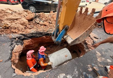 Prefeitura de Manaus recupera drenagem na avenida Tefé após encontrar lixo e objetos descartados irregularmente na tubulação