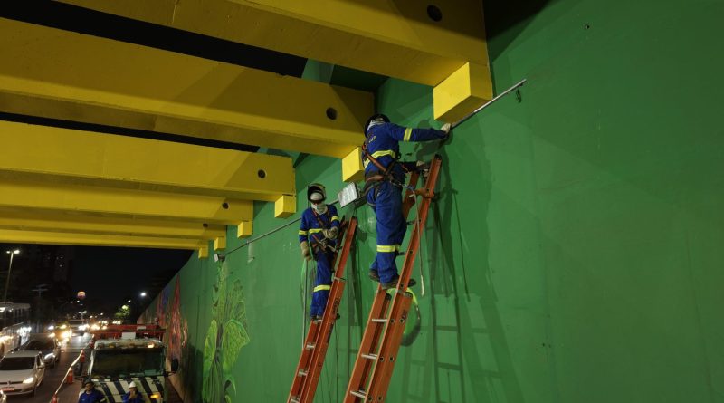 Prefeitura de Manaus reforça iluminação do viaduto Antônio Simões com projetores de LED e amplia segurança viária