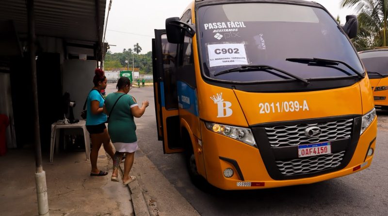 Técnicos de transporte da Prefeitura de Manaus acompanham operação da linha C-902 no Santa Etelvina