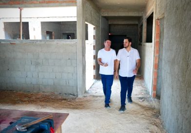 Prefeito Renato Junior vistoria obra do Capsi no Lago Azul e assegura acolhimento em serviços de saúde psicossocial ao público infantojuvenil