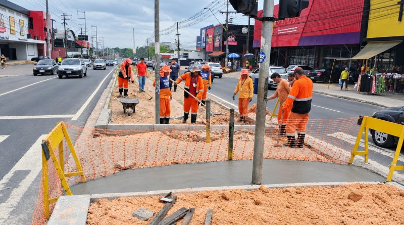 Prefeitura de Manaus avança em obra de novo retorno na Torquato Tapajós para facilitar acesso ao Parque São Pedro