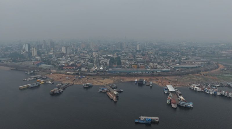 Em nota, a Prefeitura de Manaus informa a suspensão das aulas presenciais na rede municipal nesta segunda-feira (19/10), devido à má qualidade do ar.