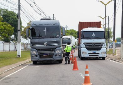Operação ‘Carga Pesada’ resulta em nove veículos retidos na zona Sul de Manaus