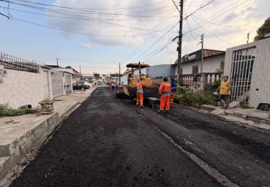 Prefeitura de Manaus inicia recapeamento em rua do bairro Cidade Nova com aplicação de 40 toneladas de asfalto
