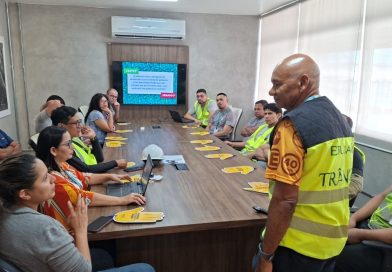Prefeitura promove palestra do projeto ‘Condutor Consciente’ para colaboradores de empresa no Distrito Industrial