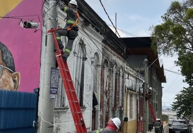 Prefeitura inicia nova etapa de combate à poluição visual com ordenamento de fios e cabos no Centro